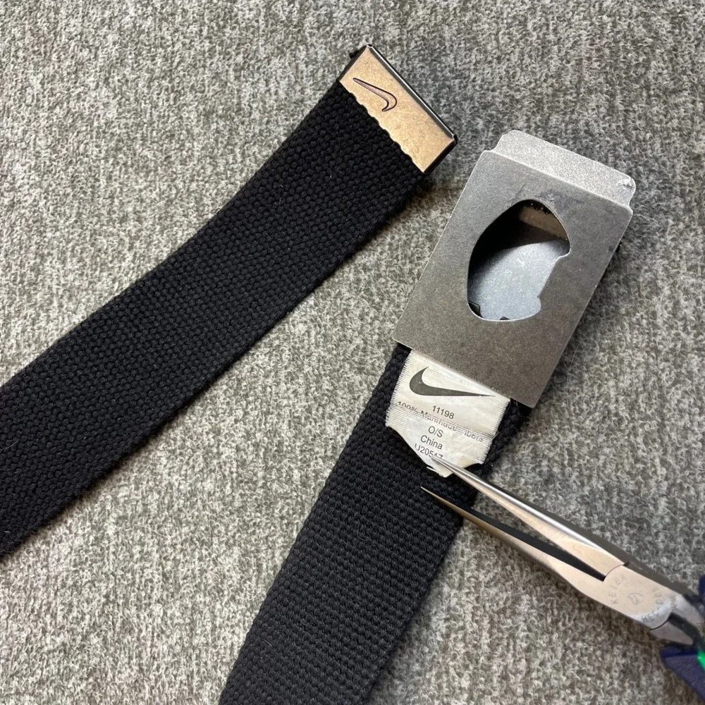 Nike Mens Webbed Golf Belt Black Gunmetal Buckle Bottle Opener 47 in.